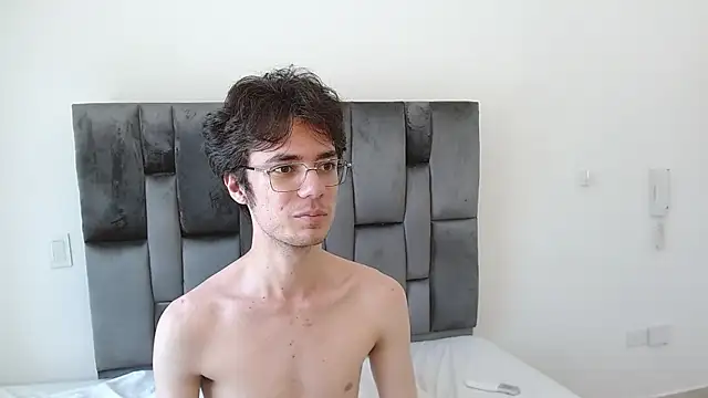 VIKTORNOIR online show from October 28, 6:10 pm