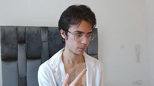 VIKTORNOIR online show from October 15, 2:13 pm