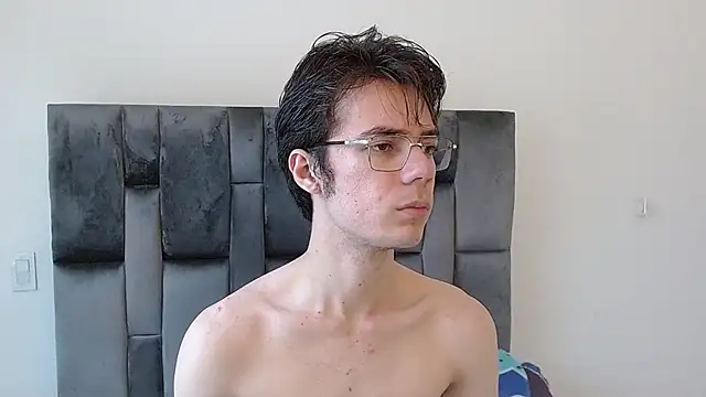 VIKTORNOIR online show from October 26, 5:59 pm