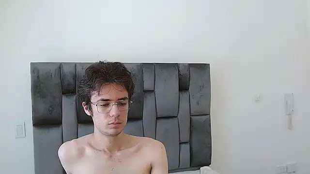 VIKTORNOIR online show from October 18, 4:01 pm