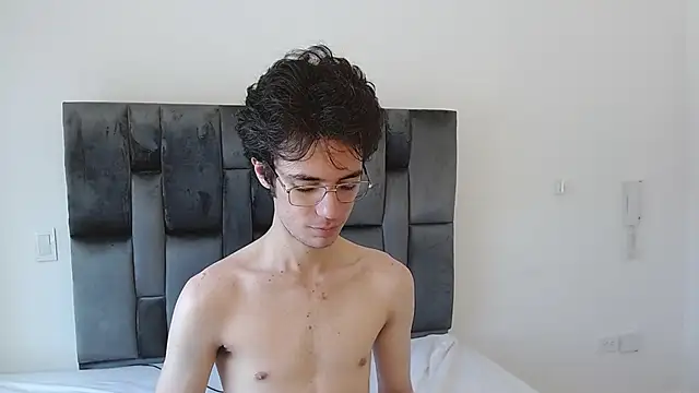 VIKTORNOIR online show from October 23, 6:44 pm