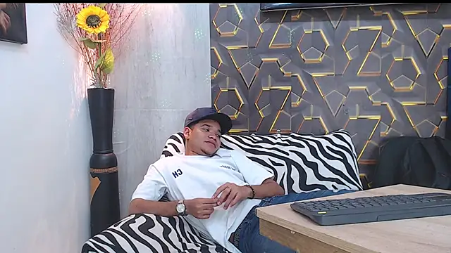 Snapshot of lord_jamess_ chatting on September 26, 3:10 pm lord jamess online show from September 26, 3:10 pm