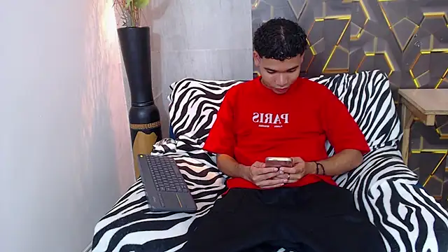 Snapshot of lord_jamess_ chatting on October 7, 7:29 pm lord jamess online show from October 7, 7:29 pm