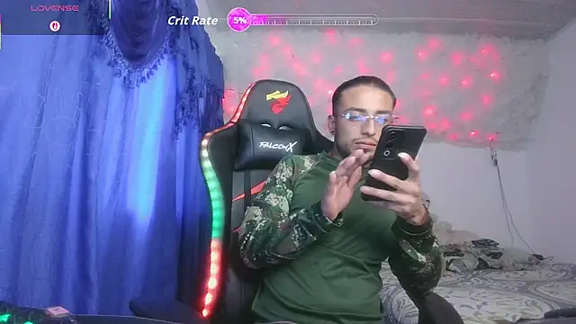 Ferlucyboy666 online show from October 11, 9:52 pm