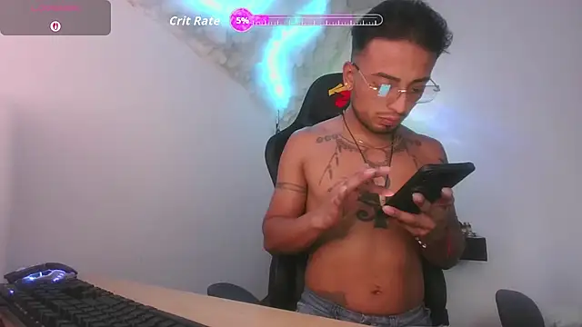 Ferlucyboy666 online show from October 8, 9:30 pm