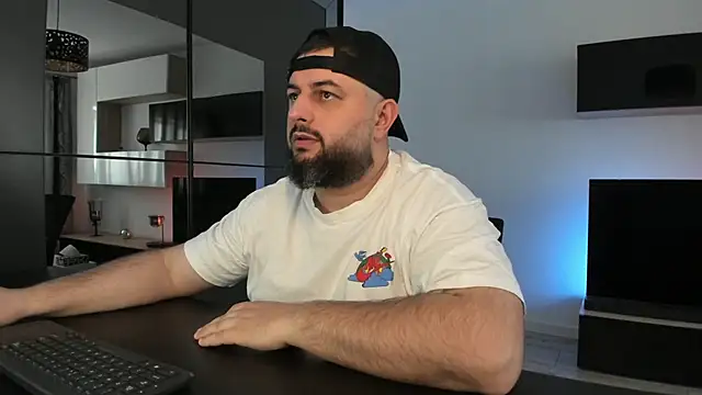 DravenPeak online show from April 26, 2:58 pm