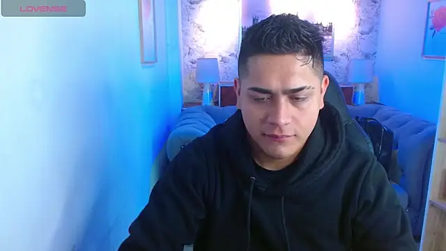 Snapshot of Aaronn_12 chatting on September 22, 12:15 pm Aaronn 12 online show from September 22, 12:15 pm