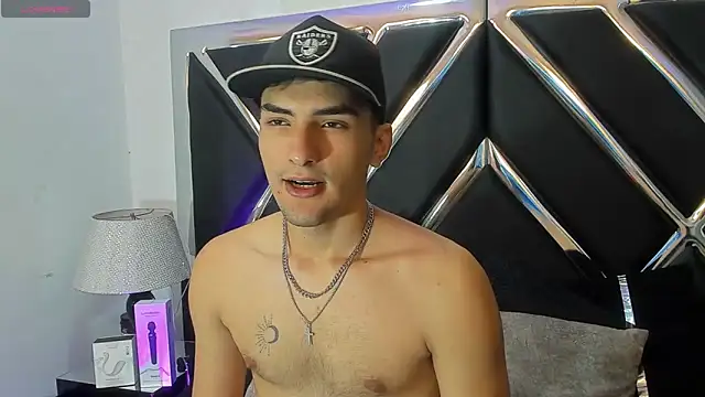 AlekRuizx online show from October 15, 1:46 am