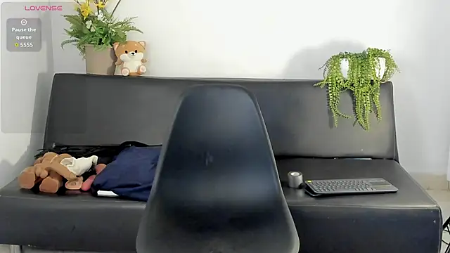 zarek lux online show from April 1, 2:36 pm