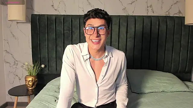 Snapshot of AustinJones_ chatting on October 30, 9:05 pm AustinJones online show from October 30, 9:05 pm