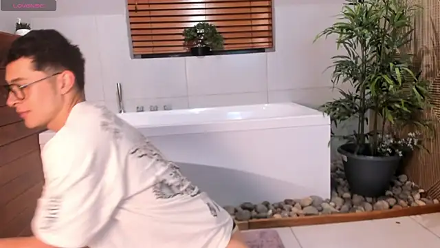 Snapshot of AustinJones_ chatting on October 16, 8:17 pm AustinJones online show from October 16, 8:17 pm