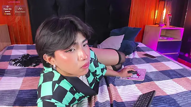 Snapshot of Creamy_Angelo chatting on October 4, 4:50 am Creamy Angelo online show from October 4, 4:50 am