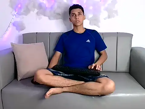 Snapshot of deiby_skinny chatting on September 14, 1:13 pm deiby skinny online show from September 14, 1:13 pm