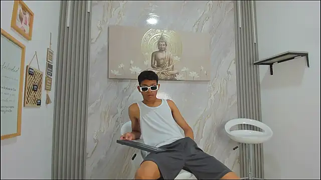 BEAUTY BOYS1 online show from January 15, 7:45 am