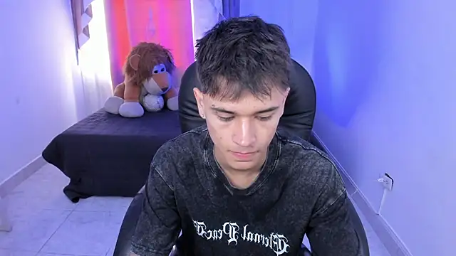 Aron Boyy online show from February 24, 8:20 pm