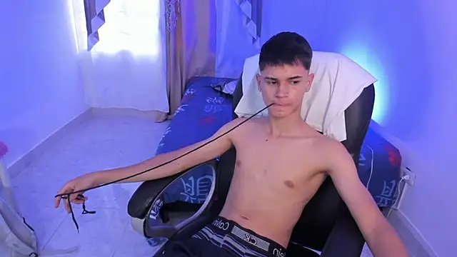 Aron Boyy online show from November 12, 8:57 pm