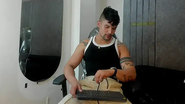 thiago luxx online show from September 19, 10:31 pm