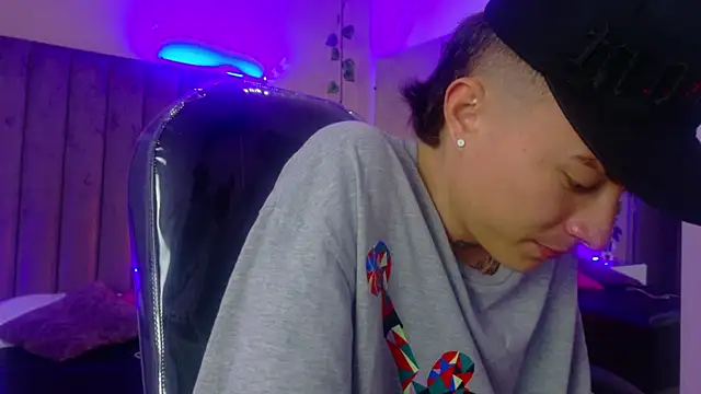 Nascary Fox online show from January 17, 8:00 pm