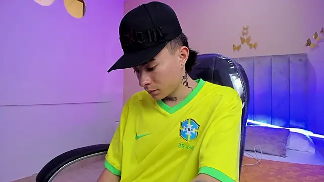 Nascary Fox online show from February 2, 7:11 pm