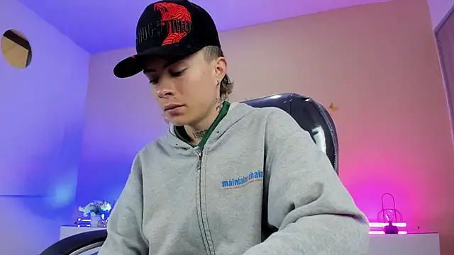 Nascary Fox online show from April 24, 1:24 pm