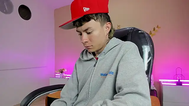 Nascary Fox online show from April 27, 11:51 am