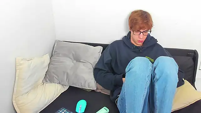 Snapshot of JasperWilson chatting on October 10, 4:45 pm JasperWilson online show from October 10, 4:45 pm