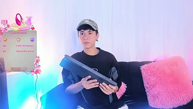 Dante 06 online show from February 3, 6:02 pm