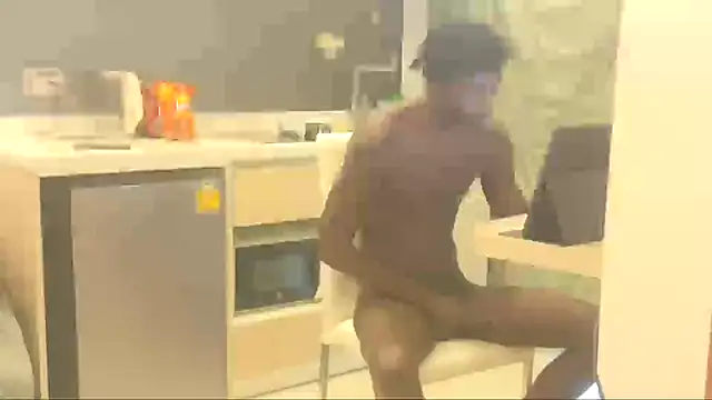 JuicyBlackD83 online show from November 27, 4:49 am