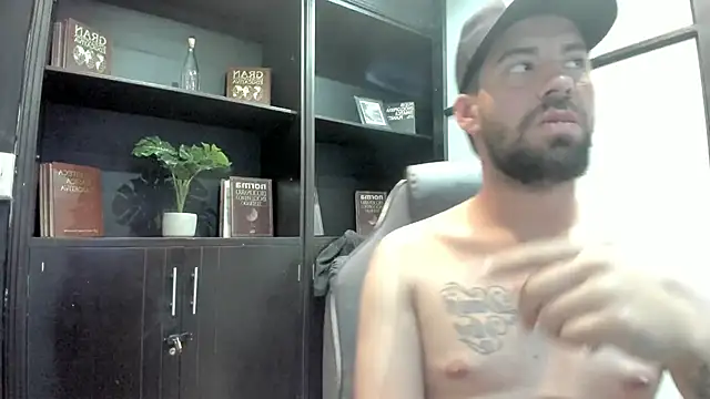 JhoanMontes online show from October 28, 7:38 pm