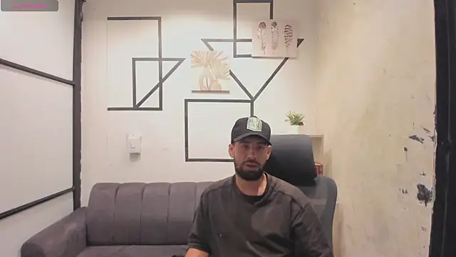 JhoanMontes online show from October 24, 8:10 pm