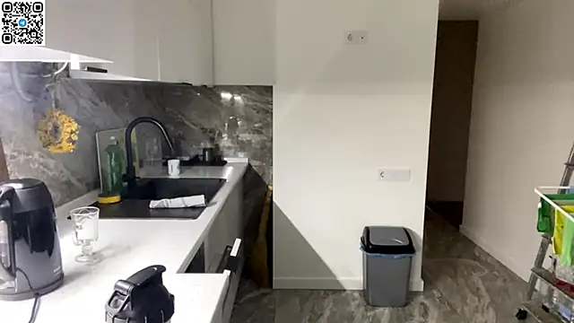 Snapshot of speed_god chatting on October 18, 10:37 pm speed god online show from October 18, 10:37 pm