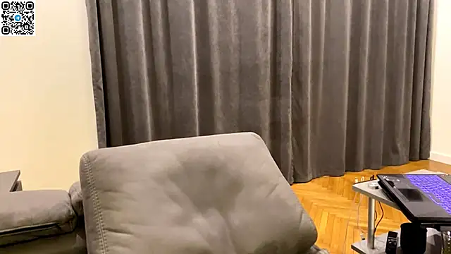 Snapshot of speed_god chatting on October 19, 10:46 pm speed god online show from October 19, 10:46 pm