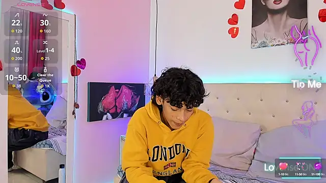 Snapshot of Thedoll_ethan7 chatting on October 7, 8:02 pm Thedoll ethan7 online show from October 7, 8:02 pm