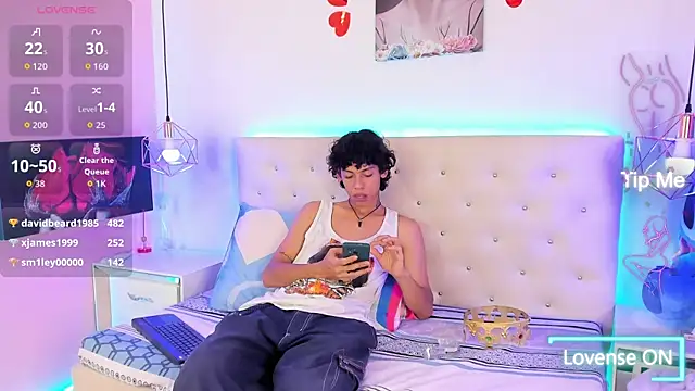 Snapshot of Thedoll_ethan7 chatting on October 2, 7:51 pm Thedoll ethan7 online show from October 2, 7:51 pm