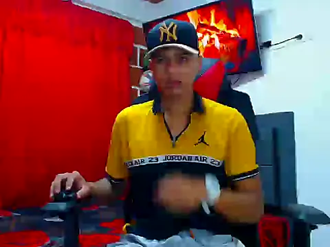 cristian tayron1 online show from June 21, 6:02 pm
