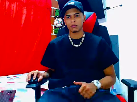 cristian tayron1 online show from June 12, 7:39 am