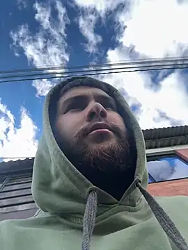 Snapshot of Diicaprio69 chatting on October 25, 8:32 pm Diicaprio69 online show from October 25, 8:32 pm