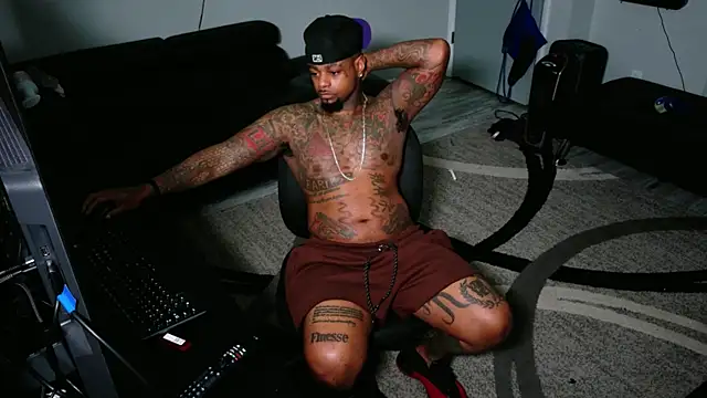 SLANGONDEMHOES online show from June 10, 12:40 pm