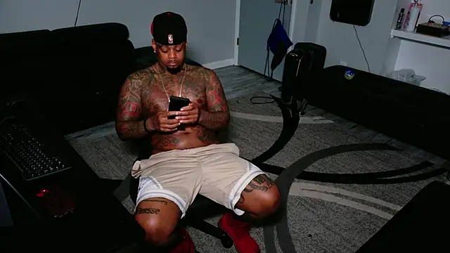 SLANGONDEMHOES online show from June 9, 12:18 pm