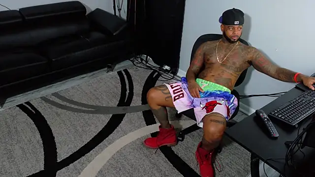 SLANGONDEMHOES online show from November 17, 7:50 pm