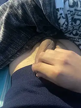 zzagreo online show from December 3, 3:29 pm