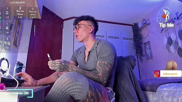 Snapshot of estebandi_do chatting on October 20, 11:03 am estebandi do online show from October 20, 11:03 am