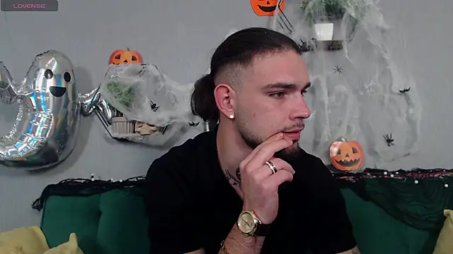 Snapshot of DanyelCarter chatting on November 1, 9:30 pm DanyelCarter online show from November 1, 9:30 pm