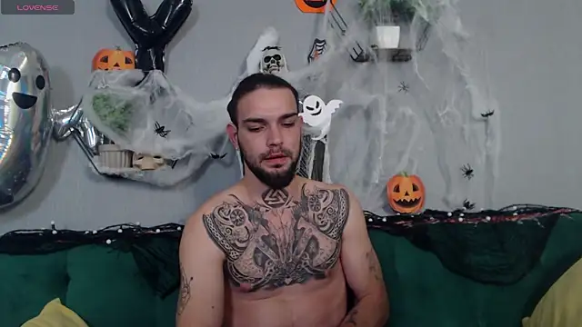 Snapshot of DanyelCarter chatting on October 28, 8:55 pm DanyelCarter online show from October 28, 8:55 pm