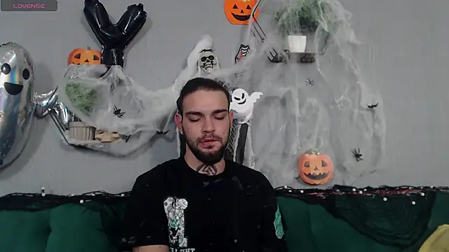 Snapshot of DanyelCarter chatting on October 30, 9:05 pm DanyelCarter online show from October 30, 9:05 pm