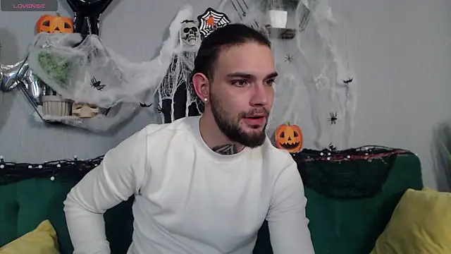 Snapshot of DanyelCarter chatting on October 25, 8:32 pm DanyelCarter online show from October 25, 8:32 pm