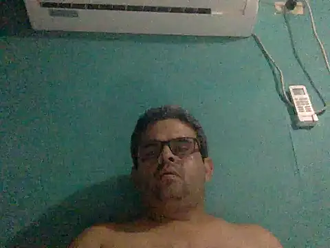 Snapshot of Katracho6969 chatting on October 2, 5:11 am Katracho6969 online show from October 2, 5:11 am