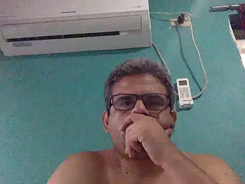 Snapshot of Katracho6969 chatting on October 4, 12:21 pm Katracho6969 online show from October 4, 12:21 pm