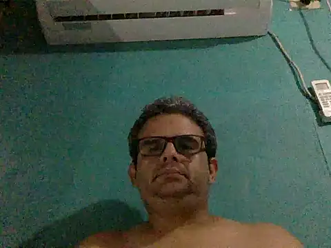 Snapshot of Katracho6969 chatting on October 21, 3:42 am Katracho6969 online show from October 21, 3:42 am