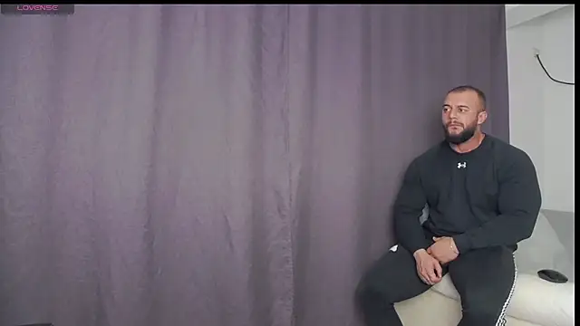 Snapshot of RickyMiami1 chatting on October 15, 9:33 pm RickyMiami1 online show from October 15, 9:33 pm